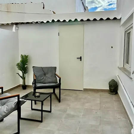Modern With Terrace Appartement